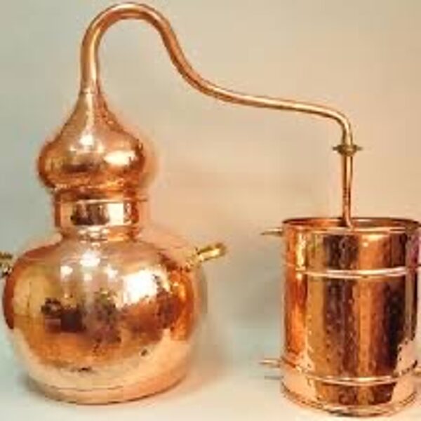 Hidrolātu ieguves iekārta.